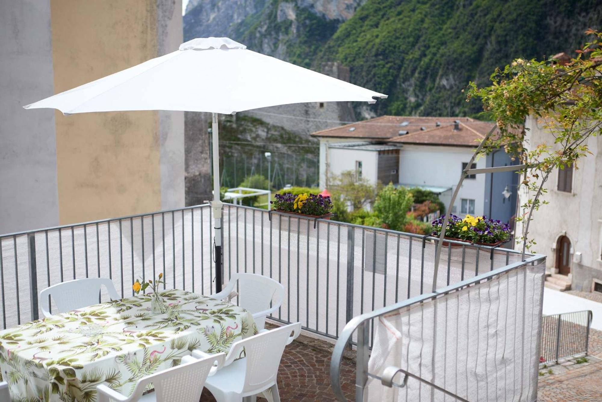 Appartamento Ania Vista Castello Tenno Exterior photo