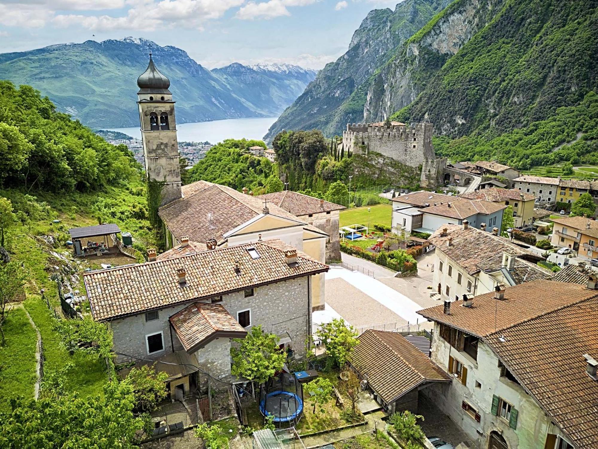Appartamento Ania Vista Castello Tenno Exterior photo